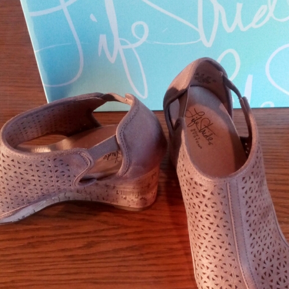 Life Stride Mic Suede Tan Wedges - Picture 6 of 6